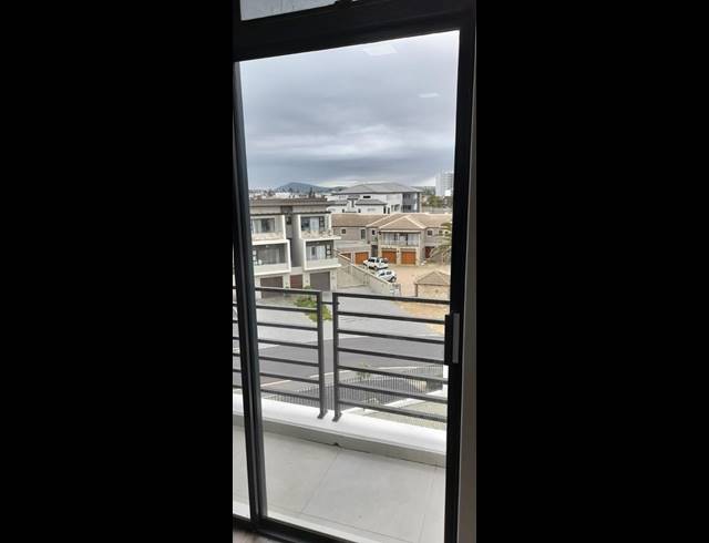 2 BEDROOM PROPERTY TO RENT IN BLOUBERG BEACHFRONT